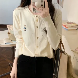 cn-11134207-7r98o-lyg8dz5t4eb73b.webp Bear Embroidery Loose Knitwear Outerwear Free Size
