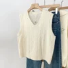 cn-11134207-7ras8-m4e165ofvhfb2f.webp V neck Cropped Knitwear Vest Free Size