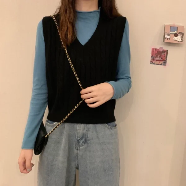 my-11134201-23020-djxphwszumnv87.webp V neck Cropped Knitwear Tank Top Free Size