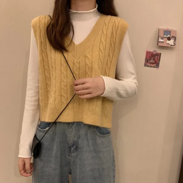 my-11134201-23020-xi7fy5uzumnv34.webp V neck Cropped Knitwear Tank Top Free Size