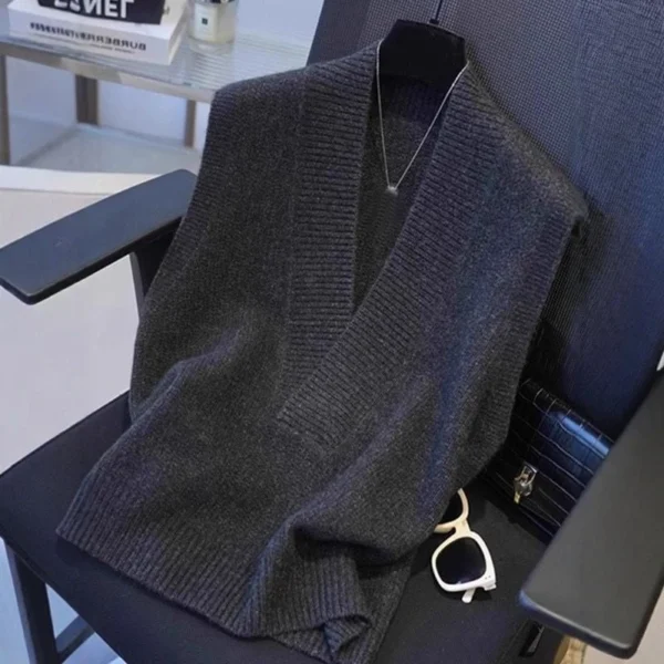 sg-11134201-82622-ml96l38f72mg99.webp V neck Layering Knitwear Vest Free Size